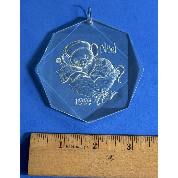 1993 Holiday Treasures Collectors’ Sleeping Mouse Octagonal Acrylic Ornament - Picture 9 of 11